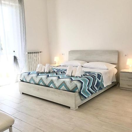 Casa Del Sole Lägenhet Savona Exteriör bild